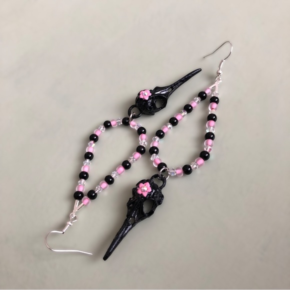 Black Plague Doctor Bird Mask Halloween Goth Earrings - Picture 5 of 8